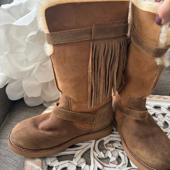 UGG Shearling Winter Snow Boots Women’s 7 - Picture 6 of 11